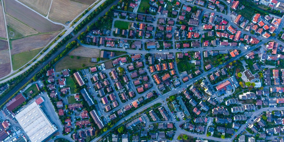 SWYFTaerotech's tweet image. Apple has been using #drones since 2016 for data collection and to improve Apple Maps. Is the company trying to #mapout cities with drones the same way Google did with cars? If so, this would be great. SWYFT technology would serve the purpose perfectly. 
ow.ly/sDYO50y6Lex