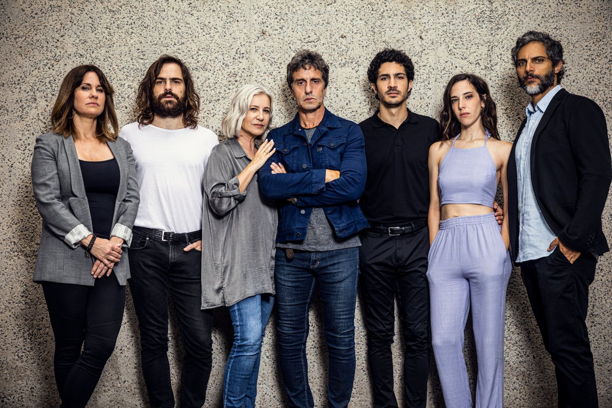 dlerer's tweet photo. Comenzó el rodaje de la serie EL REINO, escrita por @claudiapineiro y dirigida por Marcelo Piñeyro. Protagonizan Chino Darín, Nancy Dupláa, Joaquín Furriel, Peter Lanzani, Mercedes Morán y Diego Peretti. Produce K&amp;S Films e irá por Netflix. https://t.co/LgevkE2CAB