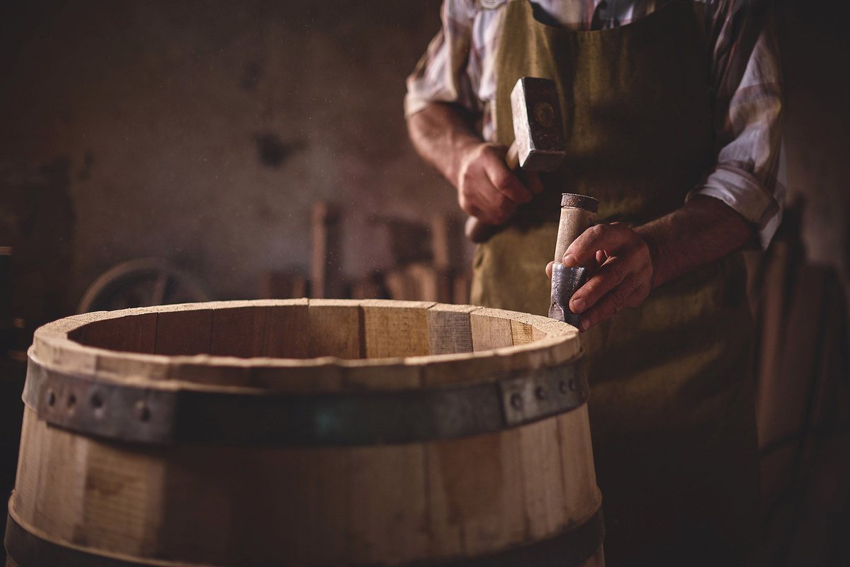 Wine House tweet media