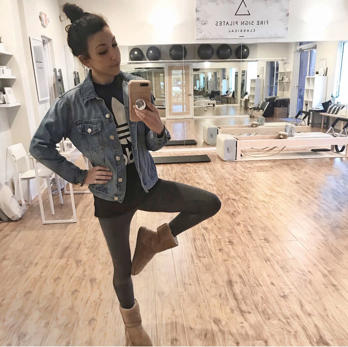 FireSignPilates's tweet photo. when it’s cold at Fire Sign #jeanjacket #uggs #Basic #sweaterweatherinsoflo #pilates #pilatesstudio #firesignpilates #firesign #classicalpilates #stuartfl https://t.co/d0s2Rsmrzv