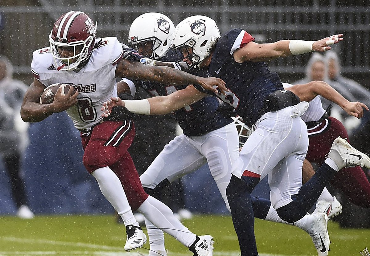 NasirHill4's tweet photo. Blessed to receive an offer from UMass♦️🏴‍☠️ #MinuteMan @Rivalsfbcamps @CoachJBills @247Sports https://t.co/AaewsZeNe4