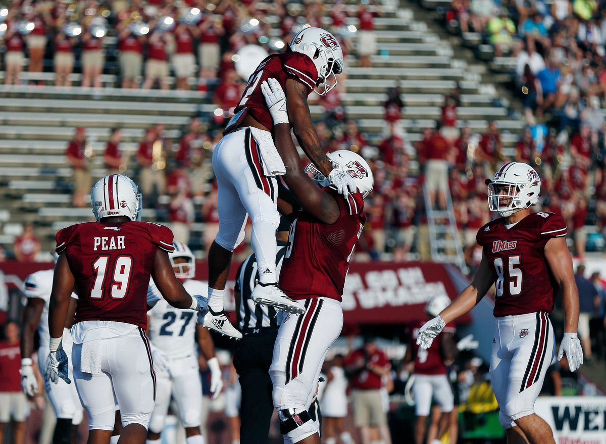 NasirHill4's tweet photo. Blessed to receive an offer from UMass♦️🏴‍☠️ #MinuteMan @Rivalsfbcamps @CoachJBills @247Sports https://t.co/AaewsZeNe4