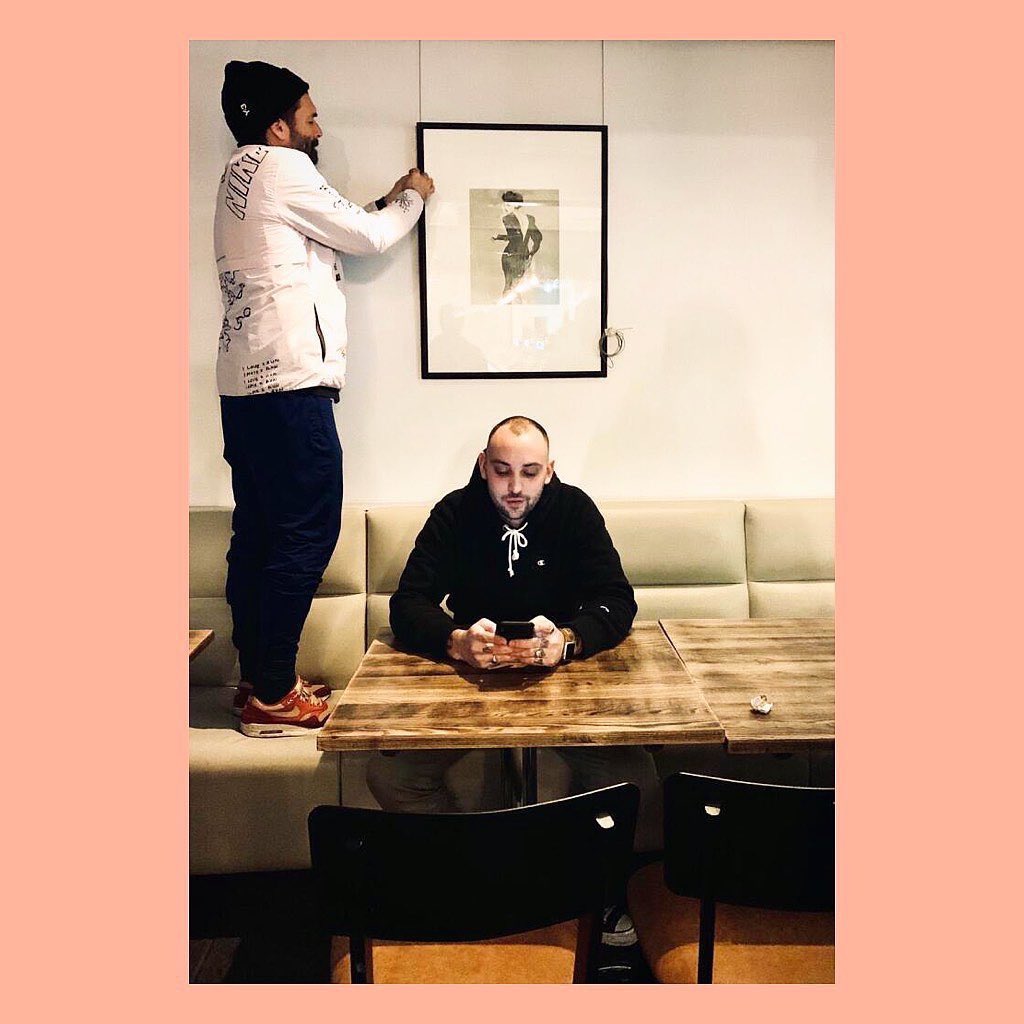 StudioKitchenN1's tweet photo. Meet our new Bar/Restaurant Manager and our new chefs🍽
.
.
#new #meet #team #bar #restaurant #manager #chefs #kitchen #chefsofinstagram #newbeginning #january2020 #thecommissary https://t.co/PxD6rXfKCt