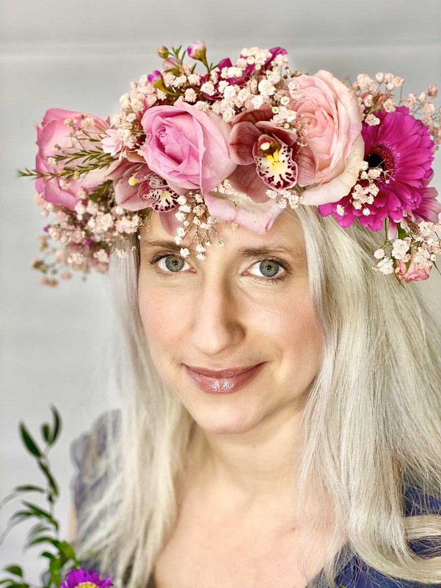 kayflowerschool's tweet photo. Flower Crown Events are our speciality - ger in touch for your corporate bbq #eventactivities #flowerfun https://t.co/piyh42Ajg4