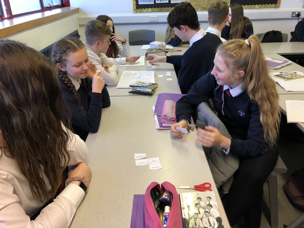 LMS_English's tweet photo. 11k1 revising quotations and developing their analysis with a bit of quotation dominoes @LlantwitMajorSc  #TheHistoryBoys #GCSEEnglishLiterature https://t.co/czVboAT5Zs