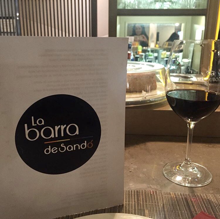 BarradeSando's tweet photo. Haz una parada en La Barra de Sandó y disfruta de auténticos #pintxos con una copa de #vino 🍷 https://t.co/6iOhaiyIOJ