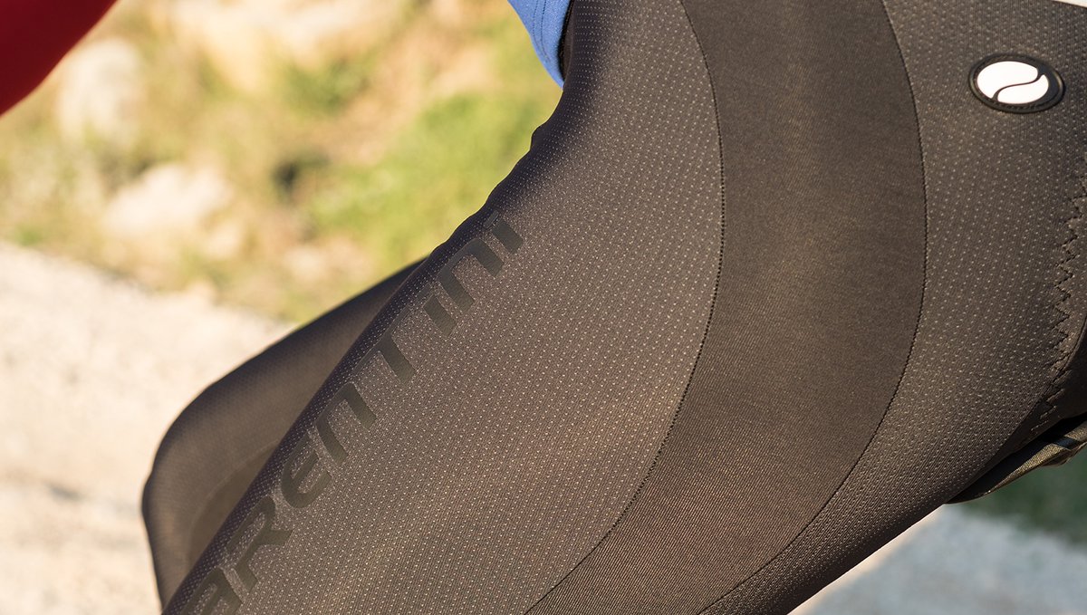ParentiniNL's tweet photo. Onze #parentini winterbroeken ideaal voor de lange winterse buitenritten.

Your sport, our passion

#parentinibikewear #madeinitalie #yoursportourpassion #wielrennen #performancewear #cyclingappareal #wintercollectie #keeponriding https://t.co/CSc9Q0UHDa