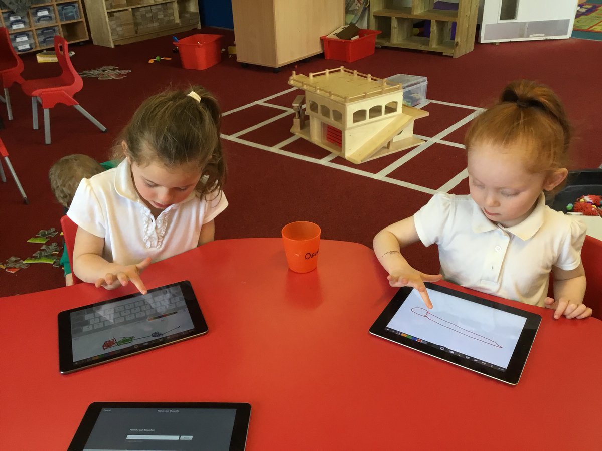 Springwood_Prm's tweet image. We are designing swords using the show me app #springpowis #springict