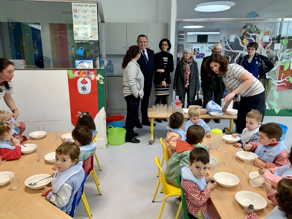 BalseiroLugo's tweet photo. 👶🏾A #TarxetaBenvida da Xunta beneficiou desde 2016 ás familias de case 6.000 nenos e nenas da provincia de Lugo. 

En 2020 inclúe melloras para as familias numerosas, as que residen no rural, aquelas especialmente vulnerables e as retornadas. 
 
https://t.co/MhHvwhPhXW https://t.co/ZMUqe25AlE
