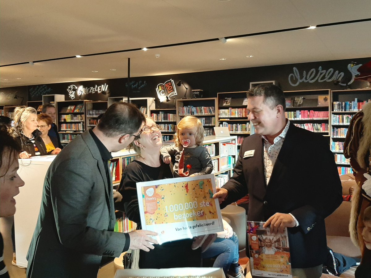 Vandaag ontving <a href="/theek5/">Bibliotheek Theek 5</a> in haar vestiging in <a href="/Gem_Oosterhout/">Gemeente Oosterhout</a> de 1.000.000ste bezoeker! Daar werd door ditecteur Paul Adels en wethouder Clemens Pina op een feestelijke wijze bij stil gestaan.