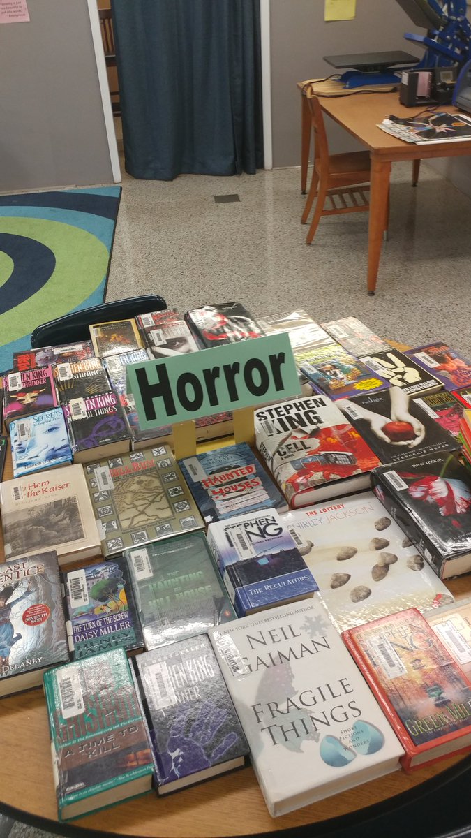 MakerSpace_RHS's tweet photo. Setting up and helping students check out books to read for English class in the MakerSpace. #readingispower #top3genres #actionadventure #mystery #horror #RamsareMotivated @rockinrams @RHSMs_King @ydstubblefield @RHSCollegeAdv @RHSart3 @MSRice23 https://t.co/y4xJi5UN3j