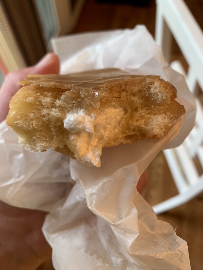 GregOver3's tweet photo. #GetCreamed for Breakfast #donut #glazedclan #grubgang #yummy #maple #sugar #foodporn https://t.co/Q8jO9WtERL