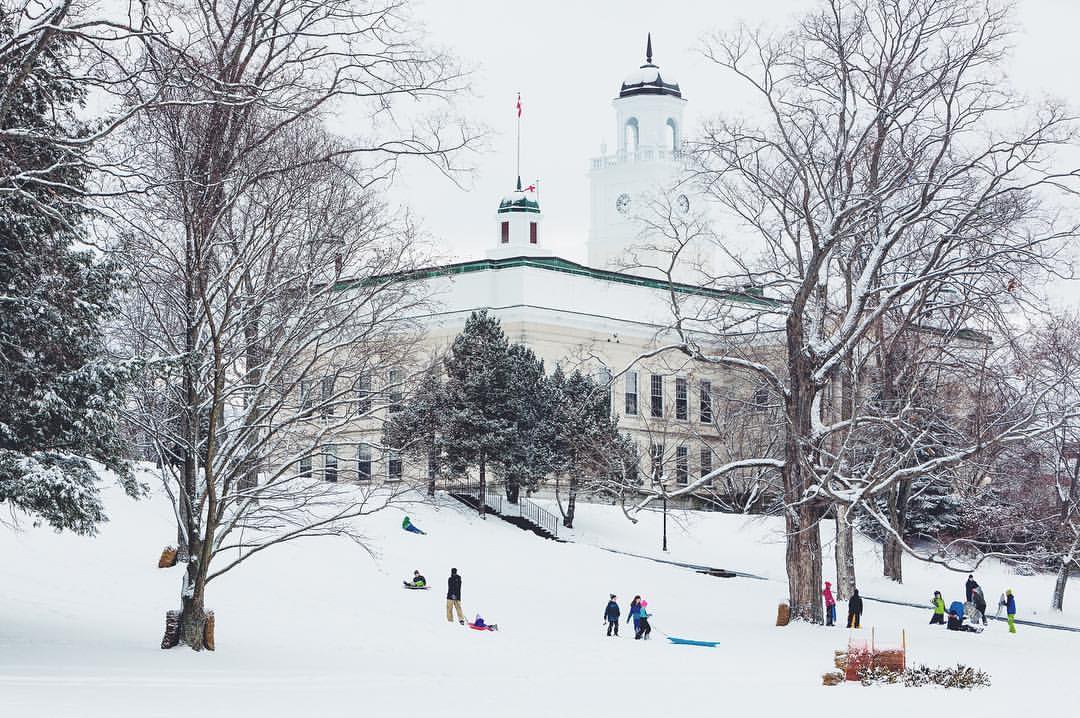 FlemingCollege's tweet photo. #DYK you can take your diploma to Nova Scotia, British Columbia or Ireland? Visit @AcadiaU, @RoyalRoads, @ITTralee or @LimerickIT to explore your education pathways at the #FlemingPathways Fair! 10 a.m. to 2 p.m. today in the KTTC and Steele Centre, Sutherland Campus. https://t.co/JKES3x6fqX