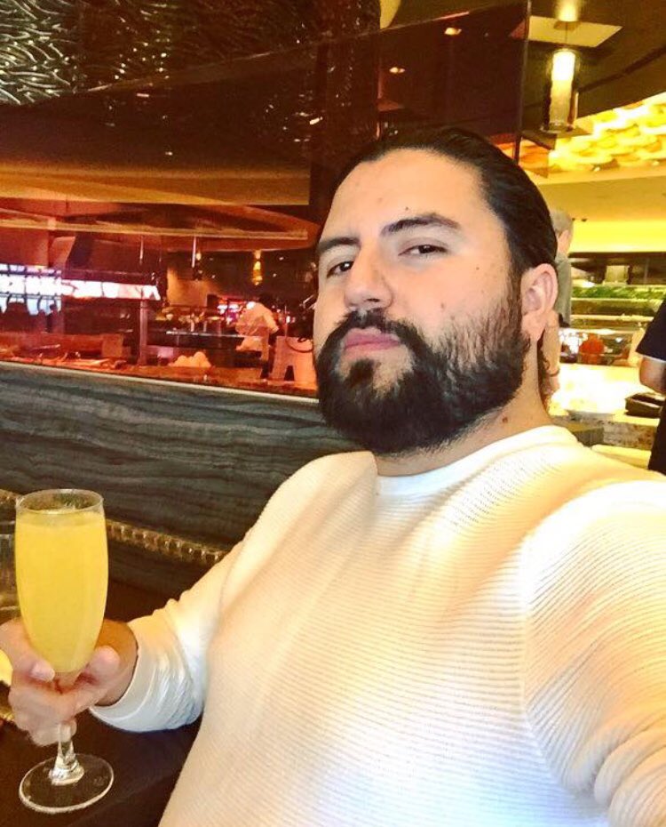 thealejandrosaa's tweet photo. #beard #beardgang #latino #mexican #longhair #longhairdocare #mimosa #darkfeatures #buffet #food #mresortlasvegas #LasVegas #studiobbuffet https://t.co/7QmHglHqxB