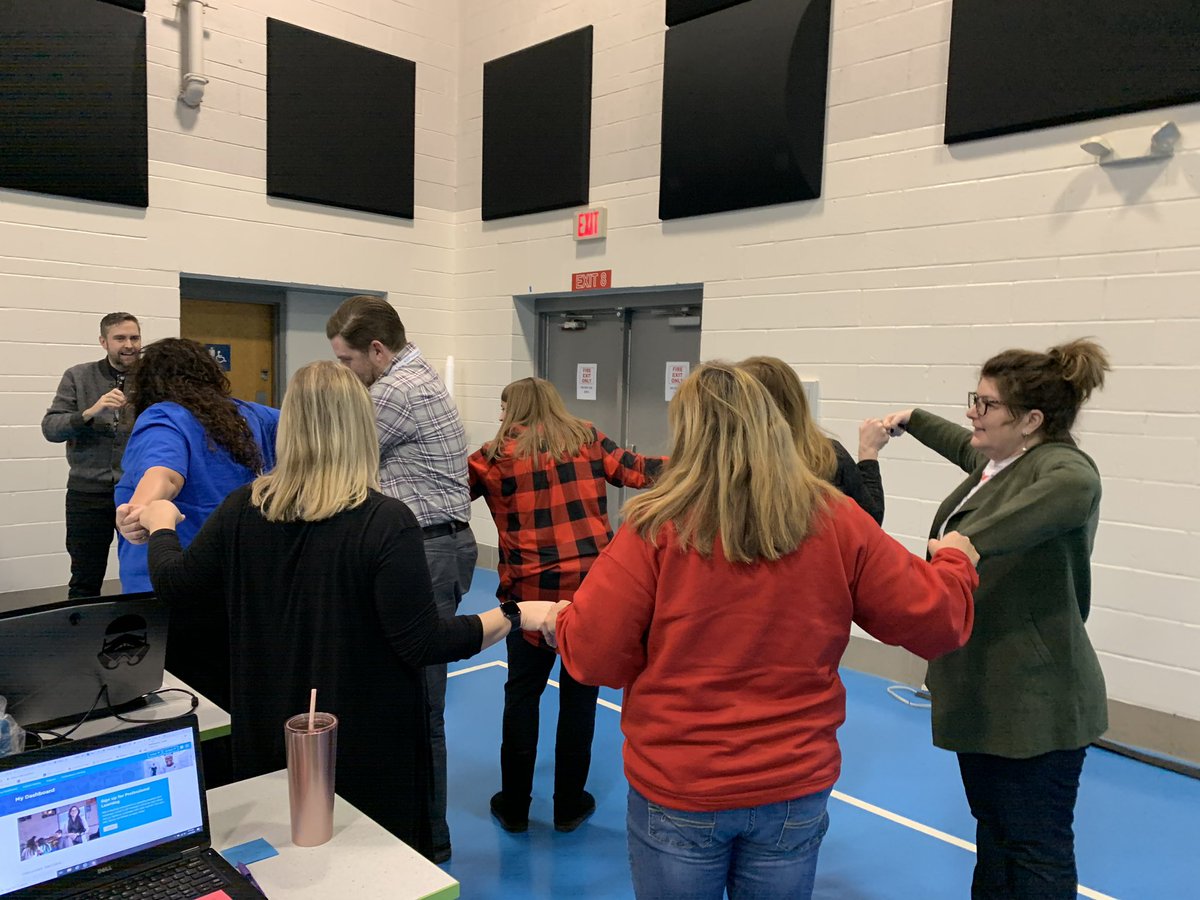 Dr_DanielleW's tweet image. Teachers trying to untie the human knot! Teamwork is important in @codeorg! Yes! #JCPSCODES #JCPSIT3