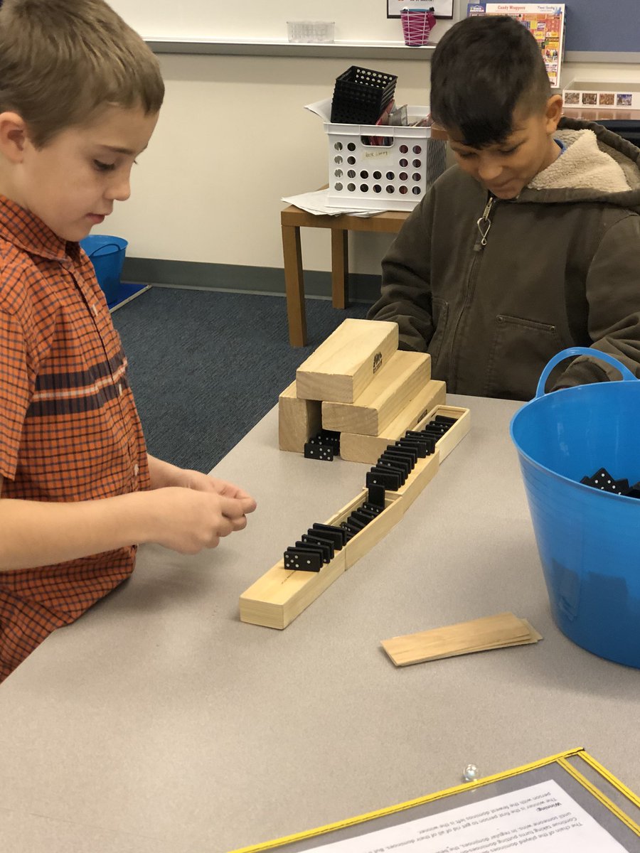 McCandlessElem's tweet photo. Makerspace is action!  These third graders are using their creative and problem solving skills. #308pride https://t.co/4MEIXsJWUT