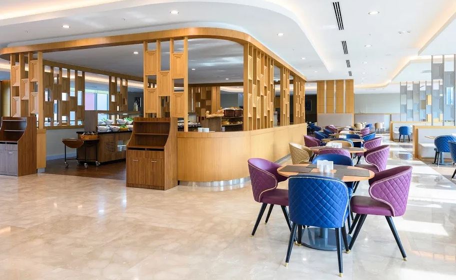 terencebakerhnn's tweet photo. 404-room La Quinta by @WyndhamHotels Istanbul Gunesli debuts brand in Europe (and it's on the Europe side), with 1,500 sqm of meeting space (eight meeting rooms and one ballroom). Great work from the team of @DimitrisManikis, my fellow @MountAthos traveller. @Hotel_News_Now https://t.co/BdvCgNTJ6f
