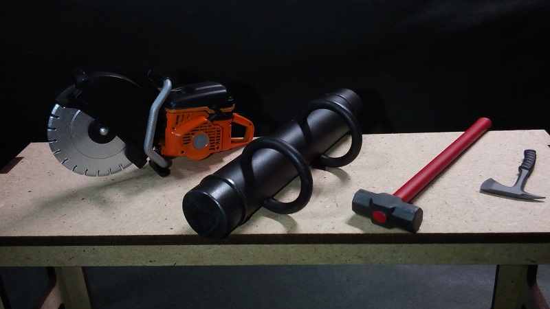 魚鷹02 בטוויטר ブリーチングツールのエンジン付きカッターに加え バッテリングラム 大型ハンマー を作りました 塗装をはがしたり 光沢を変えて使い込んだ雰囲気を出すことを目指しました ブリーチングツールが増えてくるとシュートハウスと組み合わせたくなっ