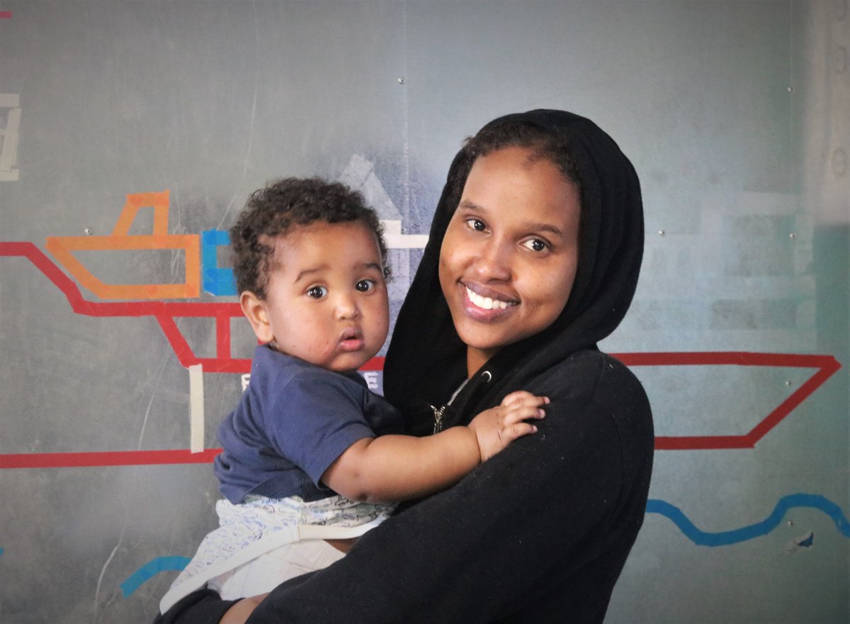 MSF_ITALIA's tweet image. Tra i 403 sopravvissuti salvati dalla #OceanViking e appena sbarcati a Taranto ci sono Aeden e sua madre Brakhado. Lui ha 11 mesi ed è nato in un centro di detenzione in #Libia. Lei, durante i tre anni trascorsi in Libia, è stata imprigionata più volte e picchiata. @MSF_Sea