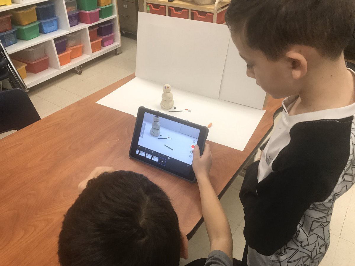MrsHoj's tweet photo. 3rd graders make Stop motion video based on Sneezy the Snowman #BESRoyals #BESStem #stopmotion #cmakers https://t.co/wXIMmsTbtp