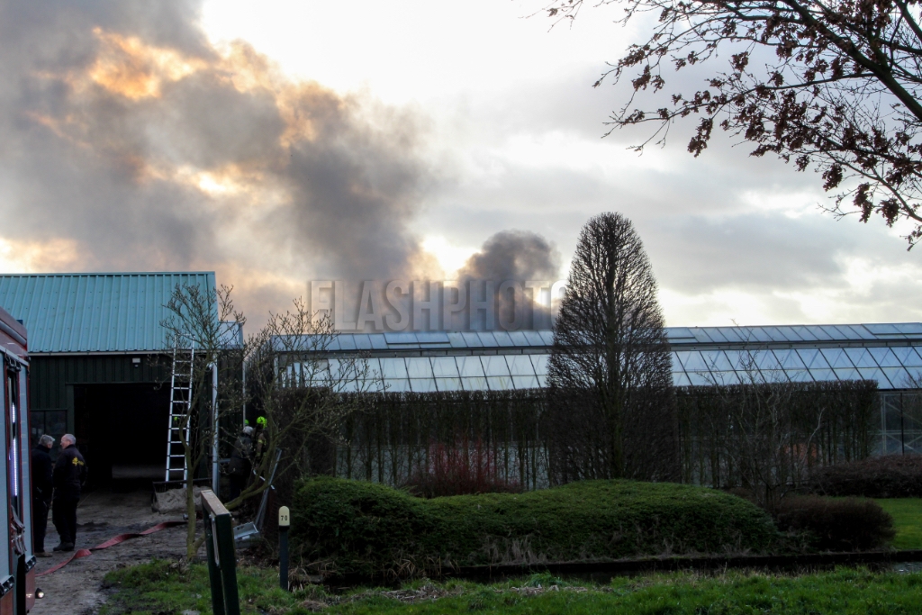 Rotterdam - Zeer grote brand in caravanstalling: ?..