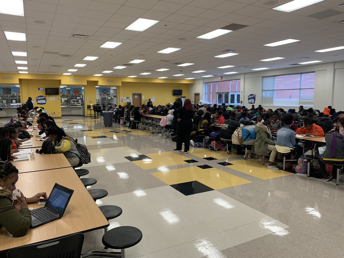 APSSylvanHills's tweet photo. It’s Wednesday, so we’re reading!! 📚 AR Wednesday in the den...Golden Bears 🐻🖤💛 get cozy in the cold weather with a good book. @apsupdate @lbritwms #literature #read #Race2Read https://t.co/YYRs7cEolK