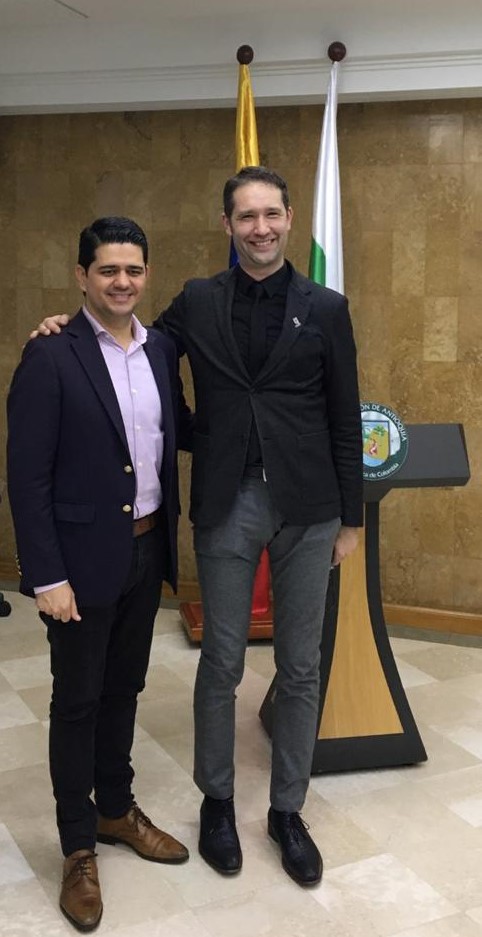 bramaccimmyt's tweet photo. Un gusto habernos reunido con @RodolfoCorreaV
Secretario de Agricultura de Antioquia @GobAntioquia, para hablar de #MpCol y la construcción de sistemas agroalimentarios sustentables en Colombia. Gracias Gobernador @anibalgaviria. https://t.co/KhpHinmYSp