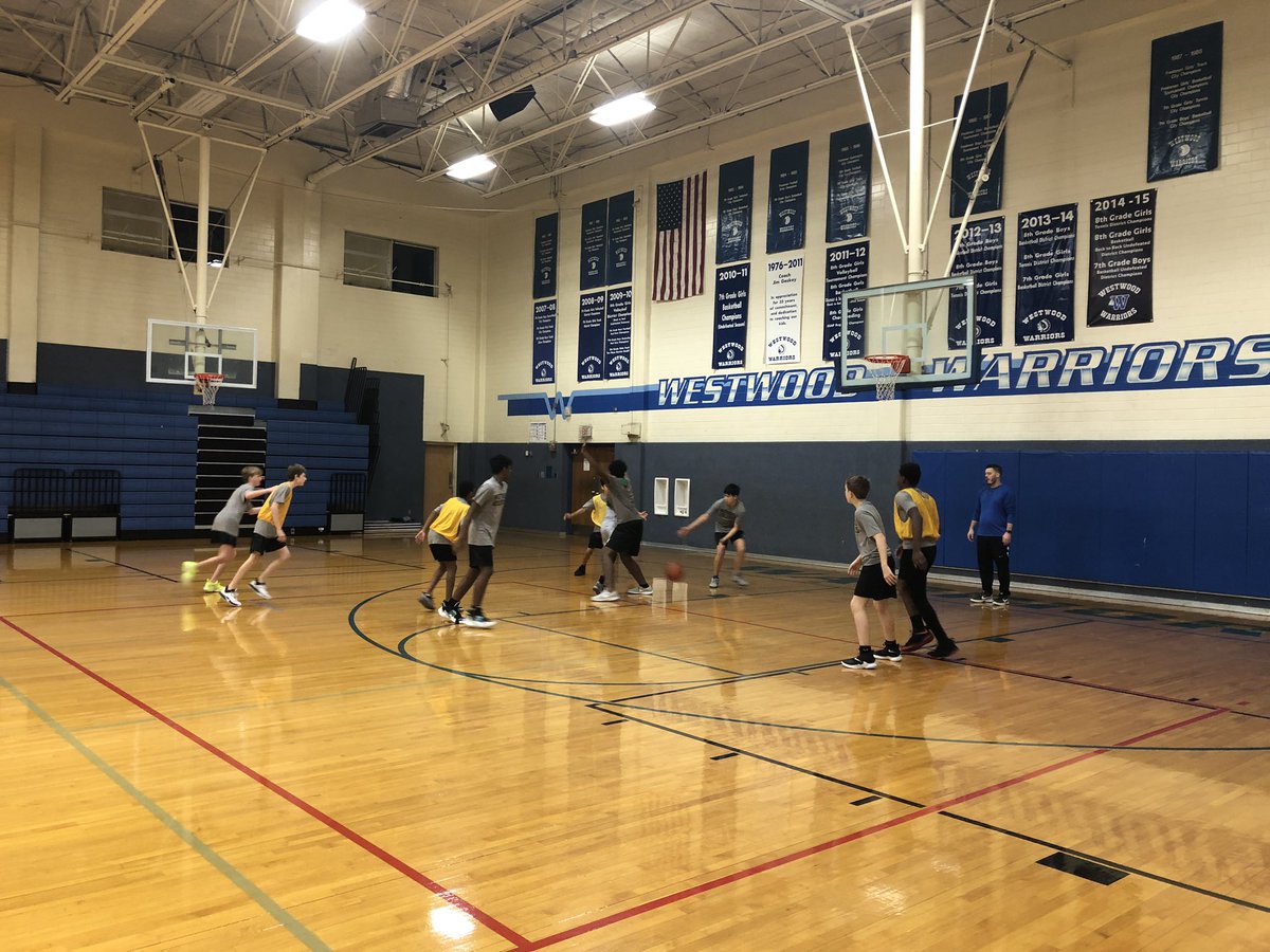 CoachPels's tweet photo. Great too see our 7th grade @WWJHWarriors working this am! #StayPurple #FutureEagles #6YearProgram https://t.co/c8XceOlWx0
