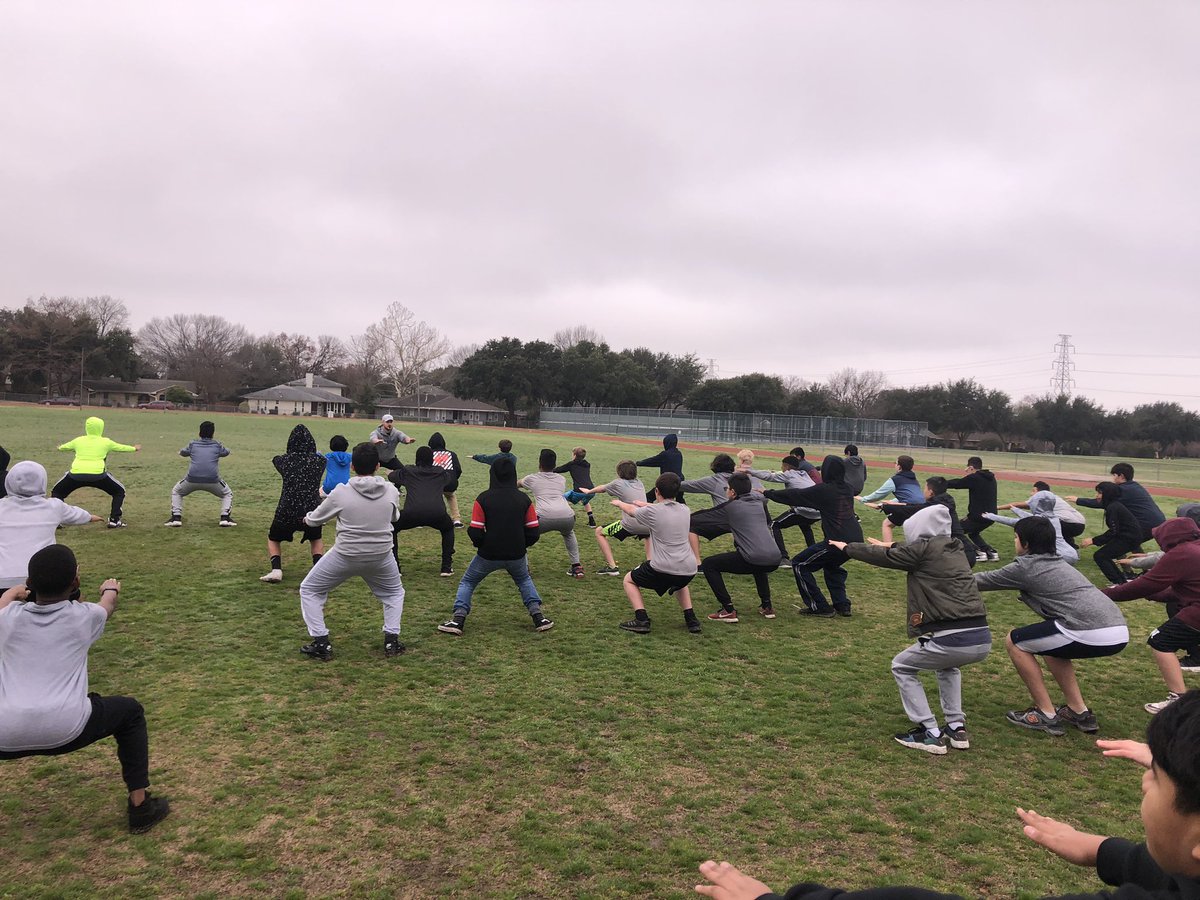 CoachPels's tweet photo. Great too see our 7th grade @WWJHWarriors working this am! #StayPurple #FutureEagles #6YearProgram https://t.co/c8XceOlWx0