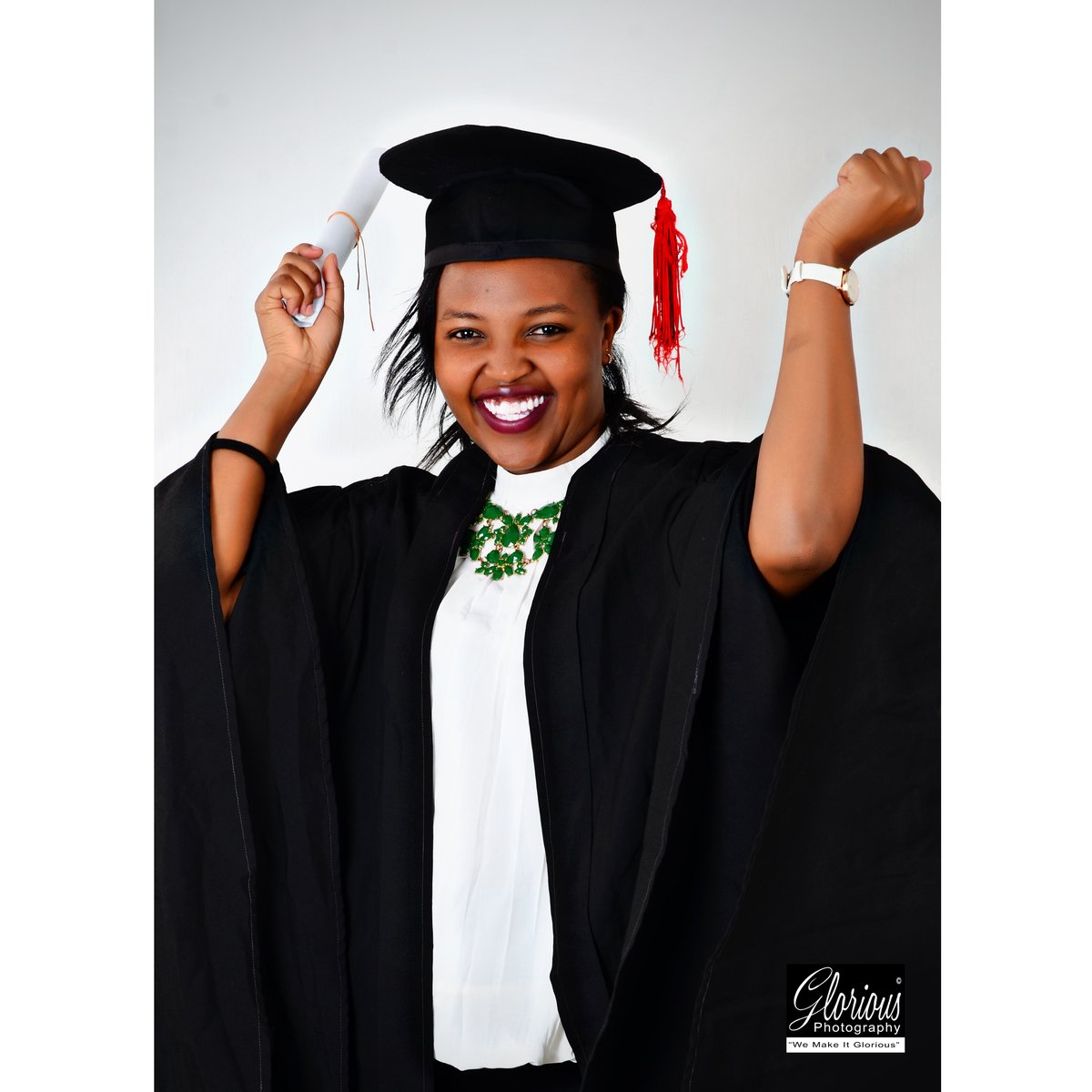 gloriousphotos's tweet photo. Sucess feels like a Wednesday
#graduationportraits
#wemakeitglorious https://t.co/zhJ73Kesgj