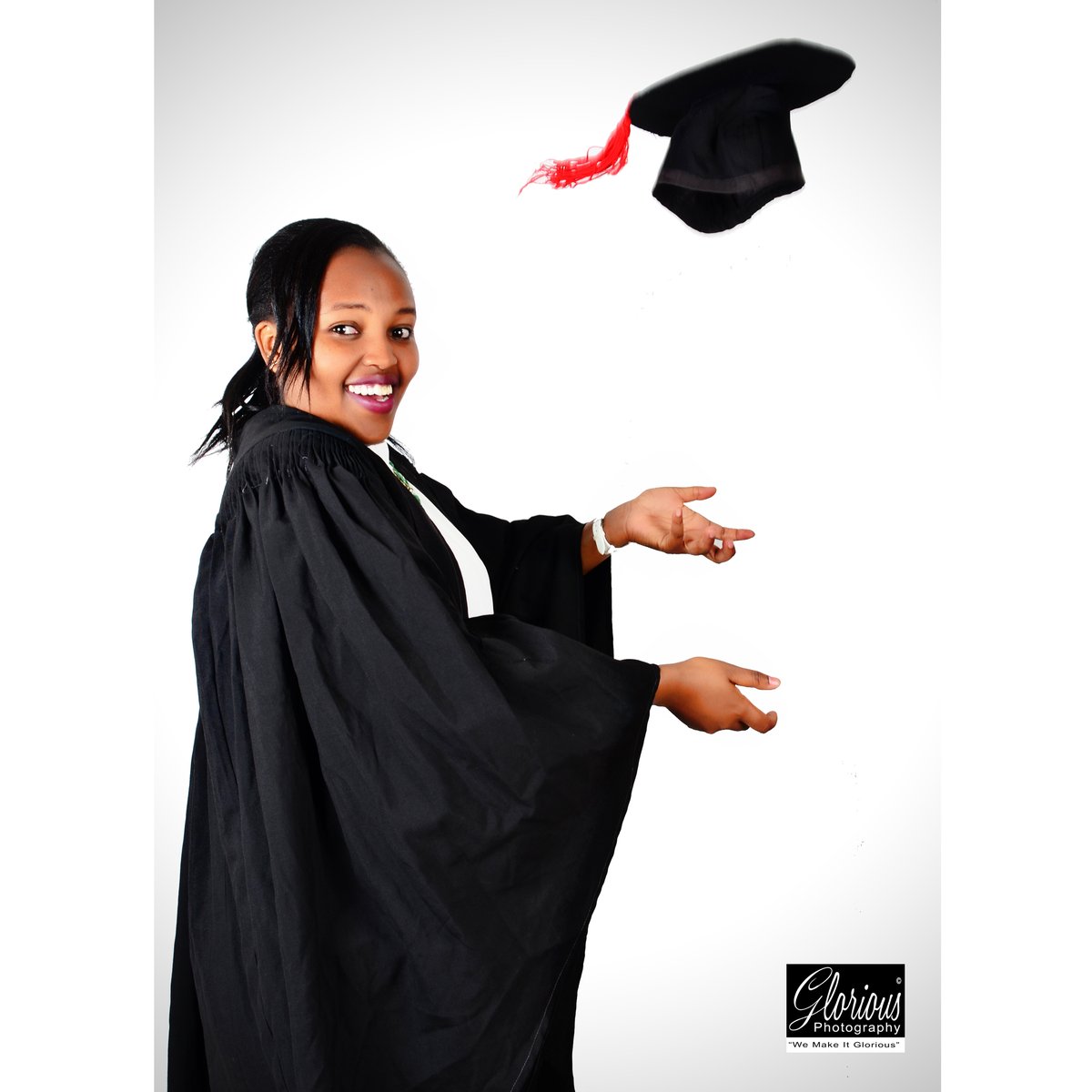 gloriousphotos's tweet photo. Sucess feels like a Wednesday
#graduationportraits
#wemakeitglorious https://t.co/zhJ73Kesgj