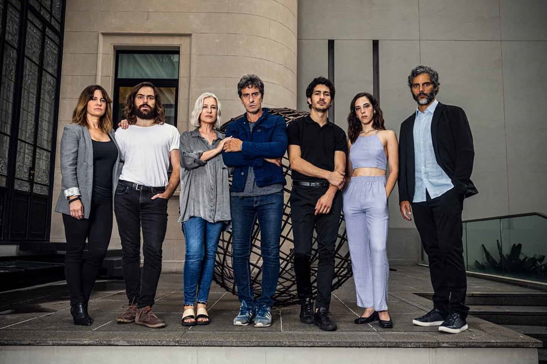 JaviPonzo's tweet photo. Llega #ElReino, con #DiegoPeretti, @chinodarin, #NancyDuplaa, #JoaquinFurriel, @p_lanzani, #MercedesMoran y #veraspinetta para #Netflix.
Dirigida por Marcelo Piñeyro y escrita junto a @claudiapineiro https://t.co/Rlq3LRfAcb