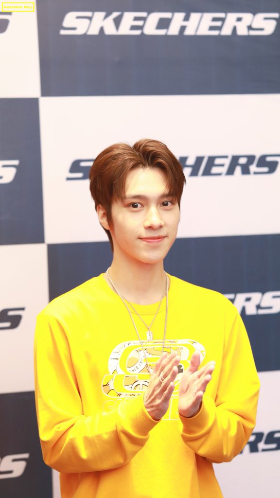 190927延安斯凯奇站台

小孩一定要健健康康的！

#WayV #威神V #WeiShenV #黄冠亨 #HENDERY