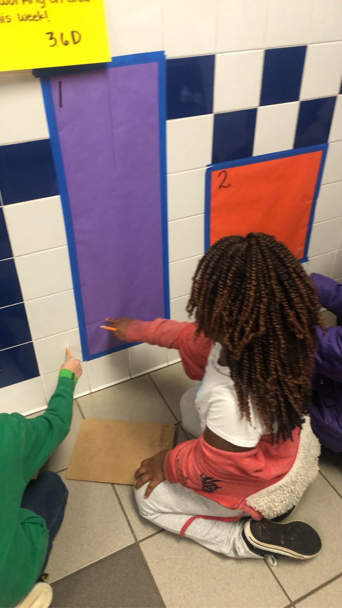 hartbernardino's tweet photo. Wall tiles make perfect units to calculate the area of rectangles! ✏️⬜️ #fw2 #bellbears @belltylerisd @tylerisdlearn https://t.co/oEgjbYm7GW