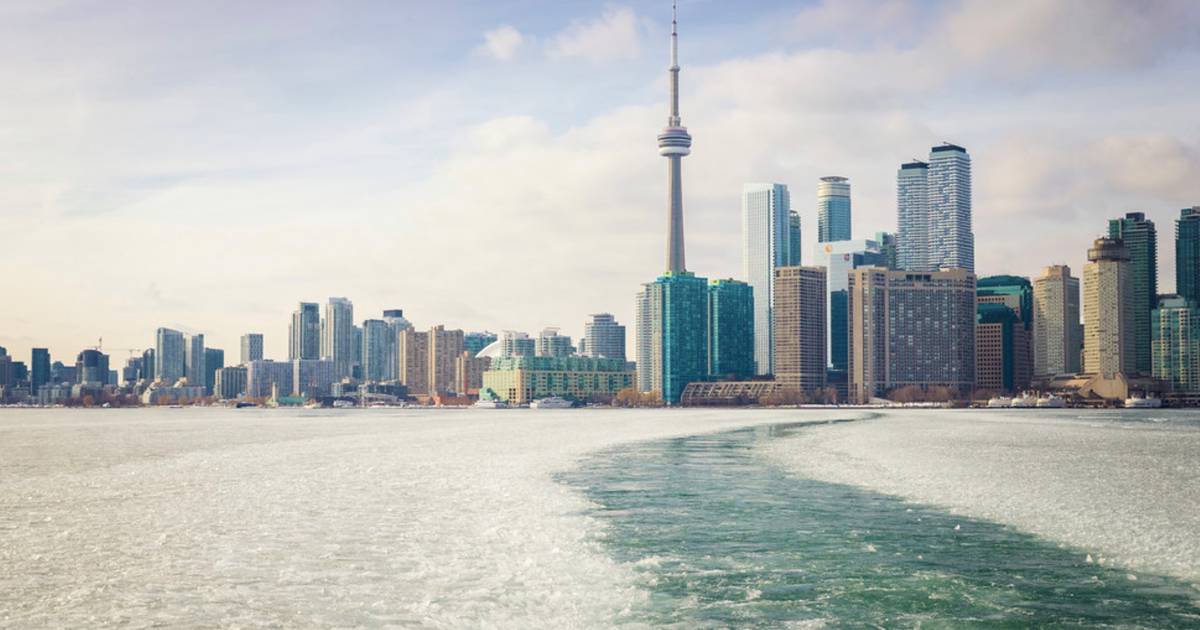 blogTO's tweet photo. Toronto issues extreme cold weather alert as it's expected to feel like -18 C https://t.co/theXDCWuxR #Toronto https://t.co/q4pa8IYykJ