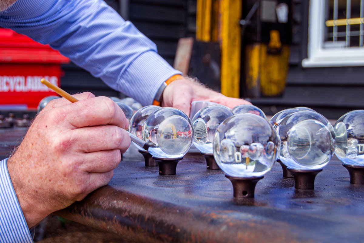 eHardwareltd's tweet photo. We have a wide choice of cupboard #knobs and cabinet hardware including a great selection in glass cupboard knobs, stainless steel #cupboard knobs, handles and traditional brass cabinet fittings 🚪

Explore our product range at https://t.co/AY9NLcNZmm https://t.co/aiauwhKep7