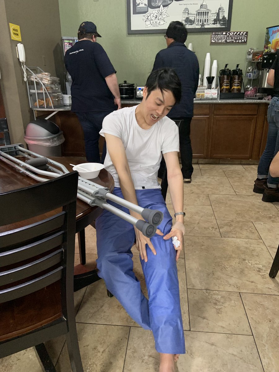 pddhappy's tweet photo. Last night, Thomas, our out of state volunteer for @AndrewYang, slipped on ice and broke knee cap in Oskaloosa, Iowa, while working on door to door canvassing for #yang2020. He needs to have a surgery today. Sadly he won @DaveChappelle tickets . #Yang2020 #YangGang #YangGang2020 https://t.co/VLbrl5XHtZ