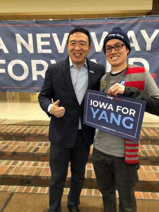 pddhappy's tweet photo. Last night, Thomas, our out of state volunteer for @AndrewYang, slipped on ice and broke knee cap in Oskaloosa, Iowa, while working on door to door canvassing for #yang2020. He needs to have a surgery today. Sadly he won @DaveChappelle tickets . #Yang2020 #YangGang #YangGang2020 https://t.co/VLbrl5XHtZ