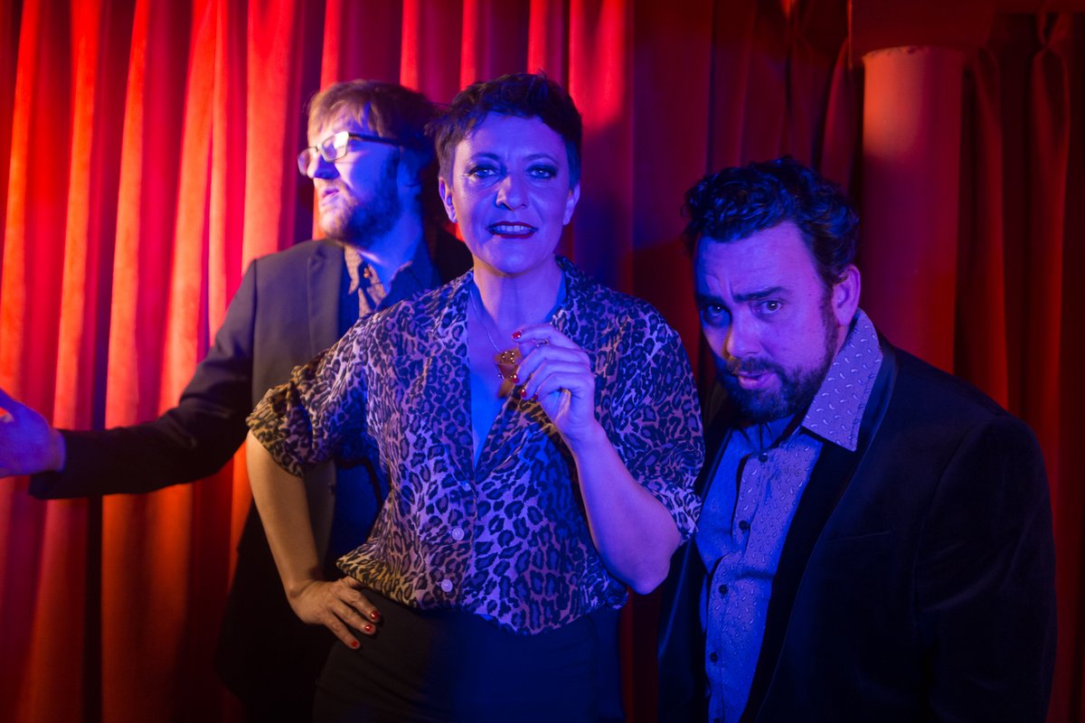 vintacheband's tweet photo. ...sabes que nunca has ido a Venus en un barco. 📸Pic Carlos Vacas @estupendacafebar #newtrack #cover #vintache #vintacheband #error404records #attractionmanagement #turronyzapatilla #electronica #bailadmalditos https://t.co/78Sl25LypL