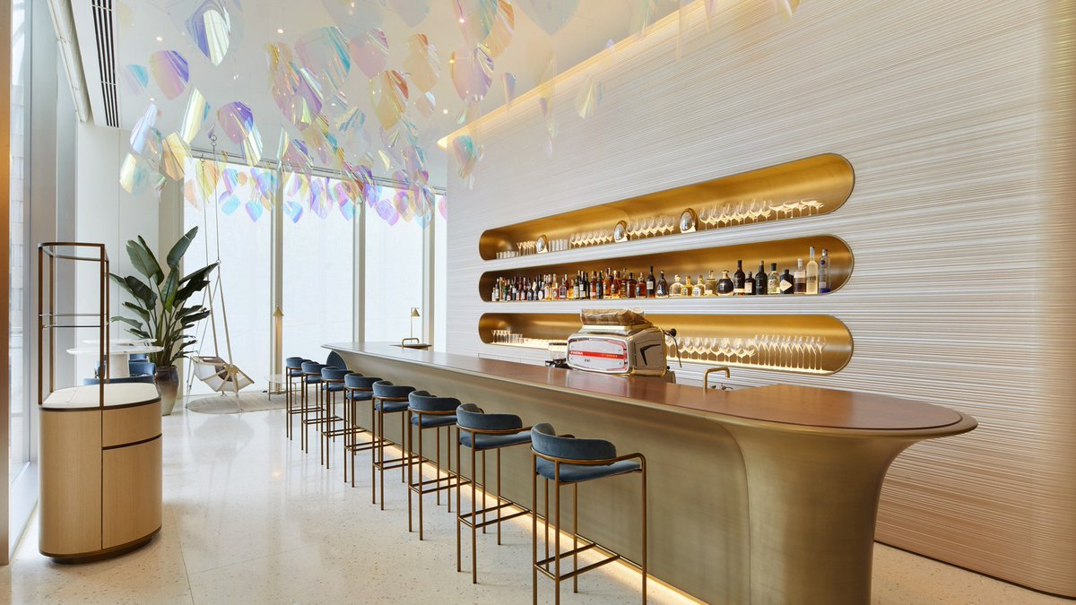 cppluxury's tweet photo. Louis Vuitton opens both a café and restaurant at its new Osaka Maison store
https://t.co/lQvNm4D6nC
#LouisVuitton #LouisVuittonCafe #LouisVuittonMaisonOsaka #LeVCafe #SugalaboV #LVMidosuji #Osaka #Japan #Luxury #luxurystore @LVMH @LouisVuitton https://t.co/26go3tTVUY