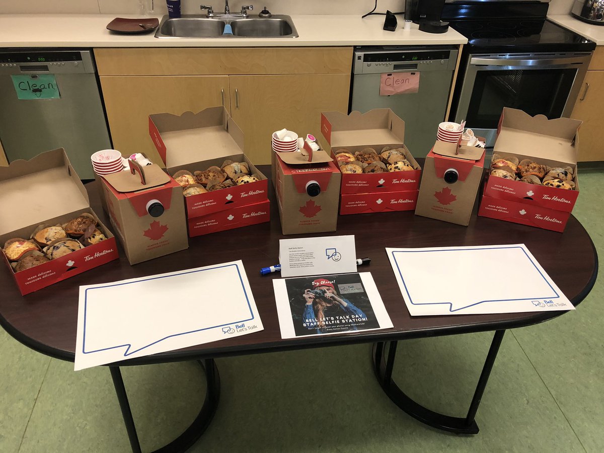 ndumoulin88's tweet photo. @WGHillElem staff coffee and selfie station is a go for #BellLetsTalk 2020! @FMPSD https://t.co/UzQjj80Yhp