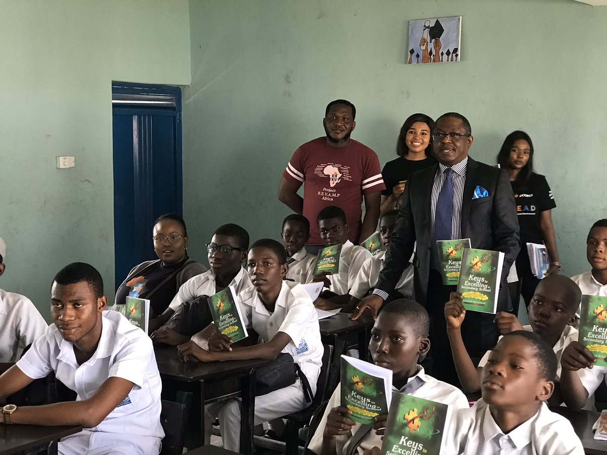CeeOgbonnaya's tweet photo. More pictures from our Time Mgt. and Goal setting session with our class. Truly, in teaching you learn🥰🥰
#EmployeeVolunteer
#AccessBank
#RBDProjectLead
#iVolunteer https://t.co/AfAqot5YoS
