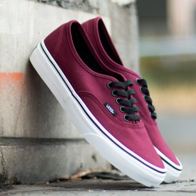IndonesiaShopOk's tweet photo. Metele onda a tus #outfit de la mano de Vans 💥👊
Este modelo y muchos más en nuestra #TiendaOnline https://t.co/3DvmkInp62

#Shoes #Vans #IndonesiaShop https://t.co/HM39jKwhtK