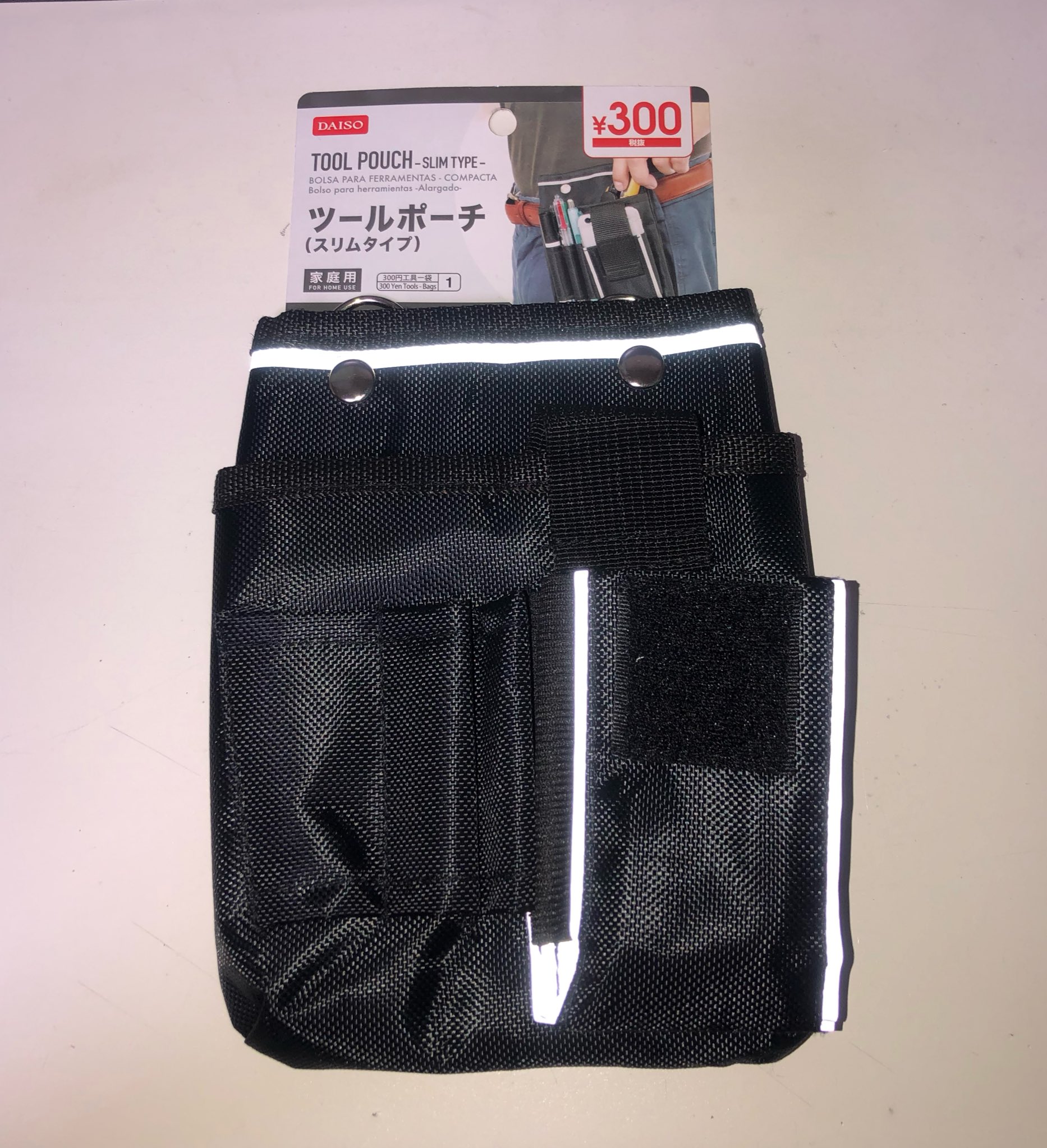 柚琉 ゆずる 先程も呟いたのですが ダイソーのツールポーチがペンライト挿しとして思いの他優秀でございましたので よろしければお試しになられてはいかがでしょうか ミックスペンラ 2 個人ペンライト 5 大閃光 6 が収納可能です 外ポケットは