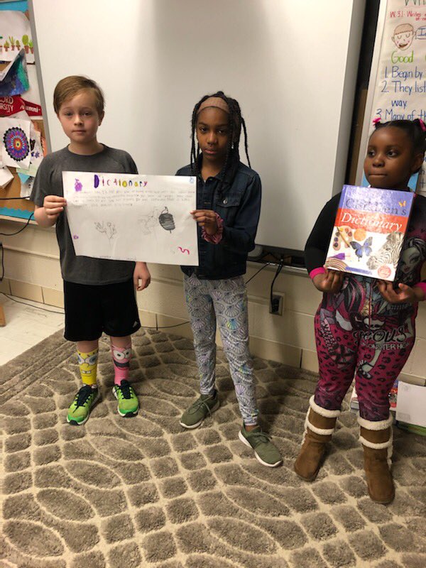 CburgESCoyotes's tweet photo. Our 3rd graders presenting on reference materials. #teamwork #ceslearningisfun https://t.co/38bYMlRKTs