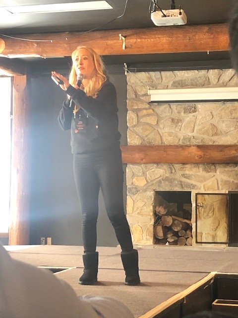 MindyNotte's tweet photo. Reflecting back on last week in Canada and preparing messages to the team to #pushthefrontier! @PontoonSolution https://t.co/69w03Wgqzf