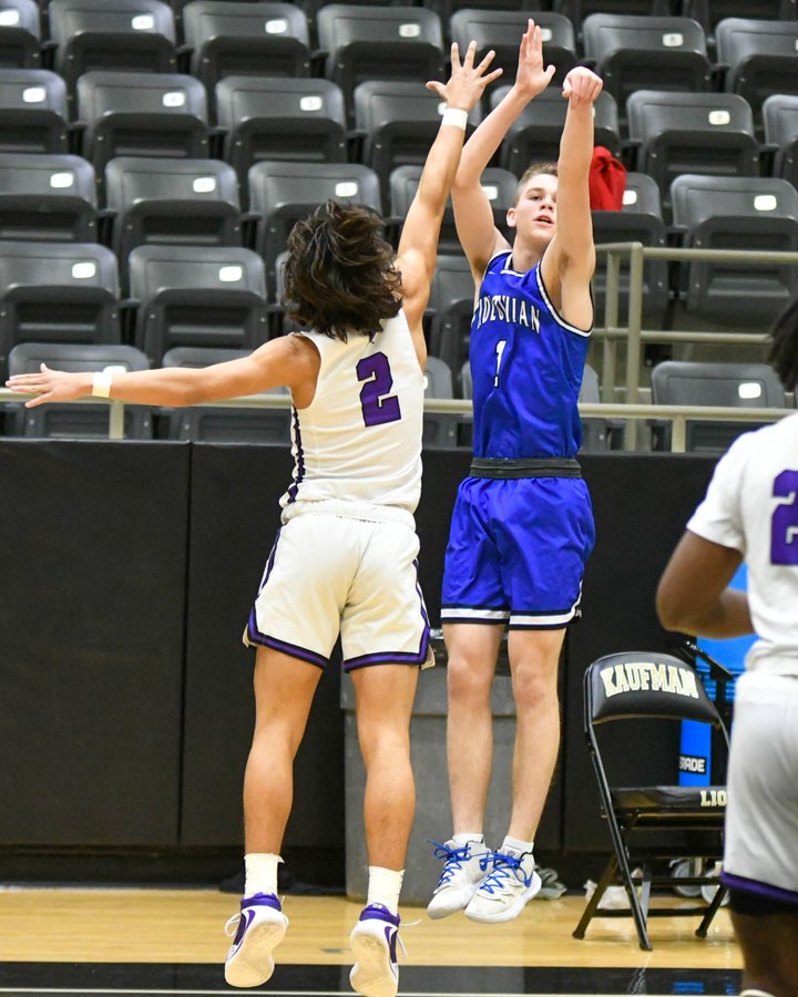 midlobasketball's tweet photo. Panthers get back to their winning ways with a 54-39 victory over Waco U., freshman Kelton Williams led the way with 14pts., followed by Senior Jackson Tollefsboll’s 10 pts.  Midlo improves to 19-8  (5-1) in district with the win.  Next game is Friday 1/31/20 @ Cleburne 8:00pm https://t.co/GxQMz2nSZm