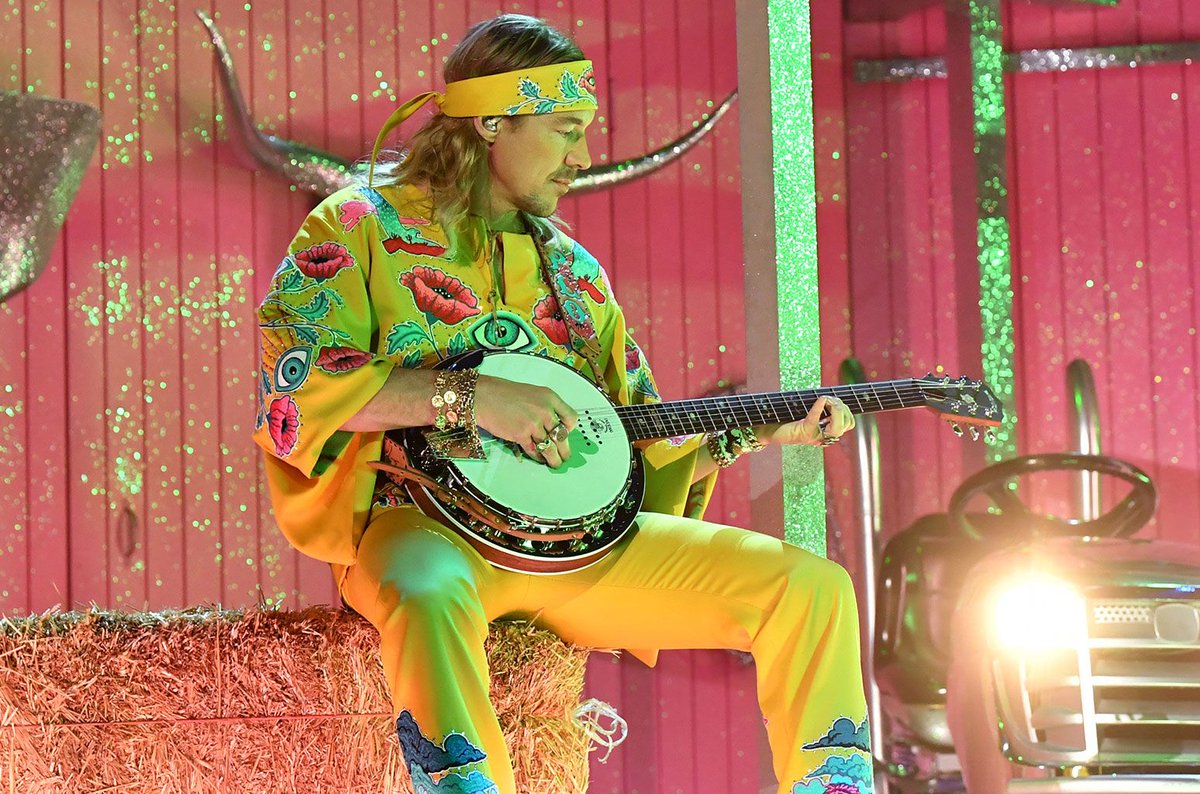 edmtunes's tweet photo. While dance music as a whole didn’t grace our TV screens much during the 62nd Grammy Awards, @Diplo sure did. What did you think of his multiple outfits?
#HowdyCowboy #WWDD #Grammys2020 #Diplo 

Read: https://t.co/R2jIMWCNW4 https://t.co/OSsqjHA1hd