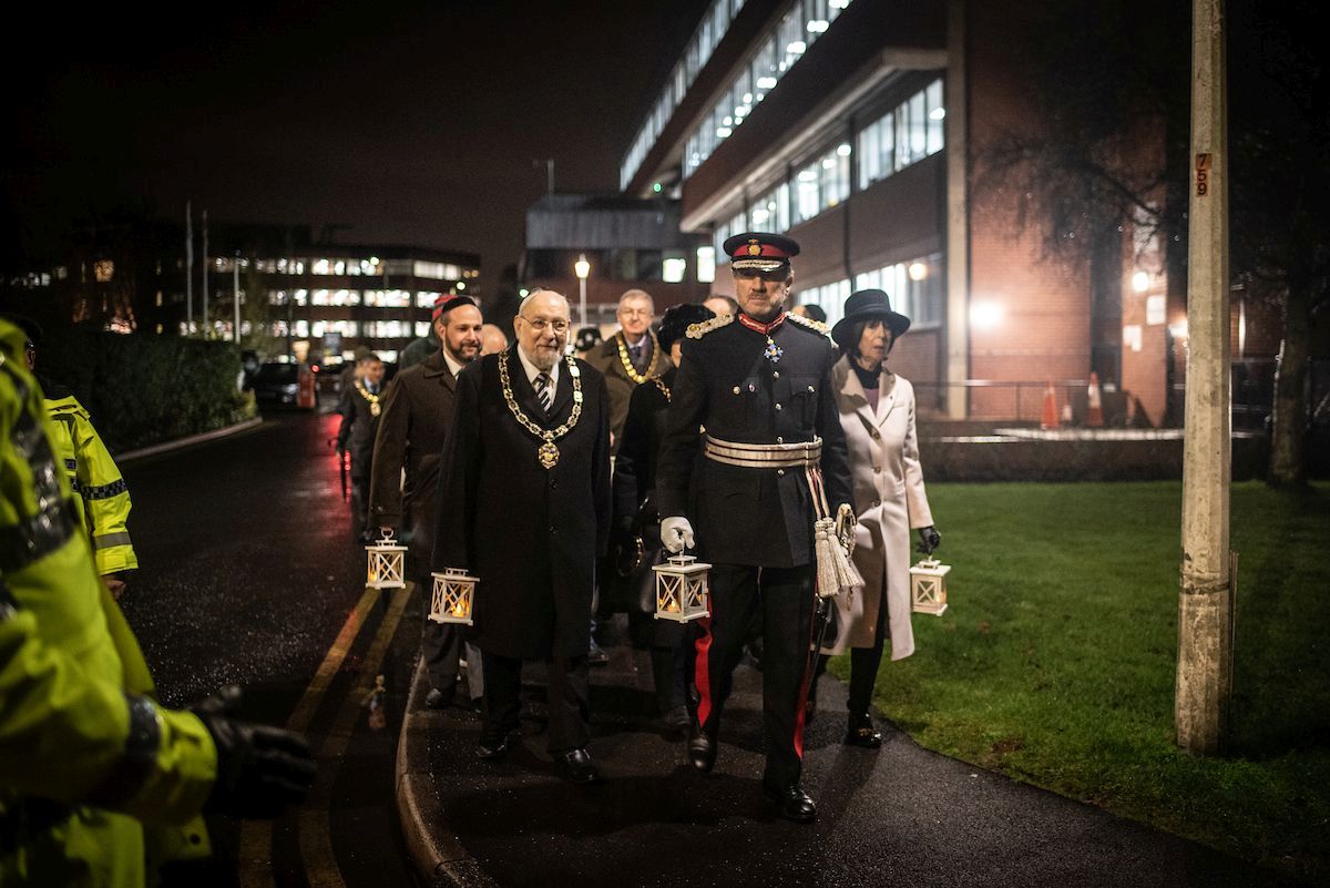 HertsmereBC's tweet photo. A candle-lit parade and ceremony took place in Borehamwood to commemorate Holocaust Memorial Day. Mayor of Hertsmere, Councillor Alan Plancey, led the event on Monday. #HMD

https://t.co/HARxFNjNzs https://t.co/LnUwzEHgRV