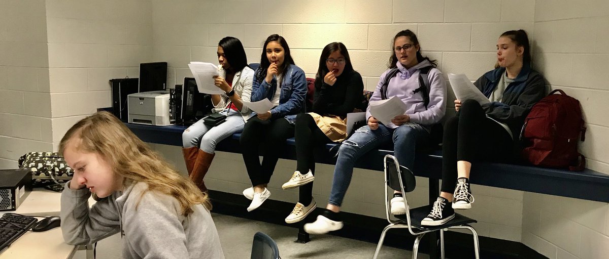 PIC_FCPS's tweet photo. #EssayPrep!!  ⁦@EJHSBulldogCtry⁩ 
#BondedInHope #WinWinWin 
⁦@apughejhs⁩  ⁦@fayettewarehigh⁩ ⁦@CAOacademicsfcs⁩ ⁦@CBPentathlon⁩ ⁦@keelmathTN⁩ ⁦@suptking⁩ https://t.co/VB2OZla9WM